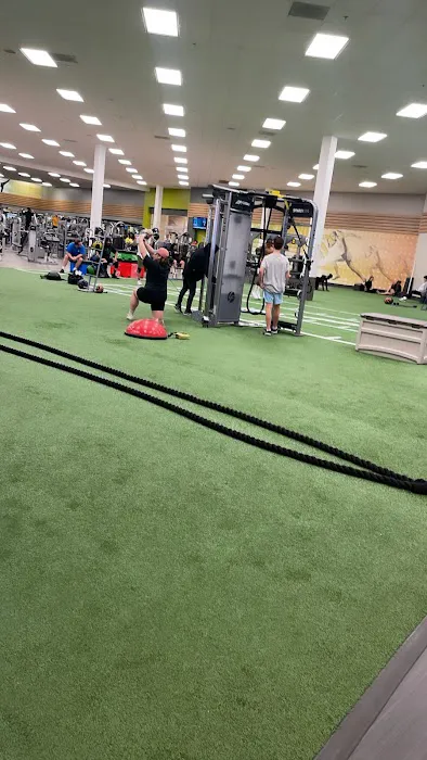 LA Fitness Picture 7