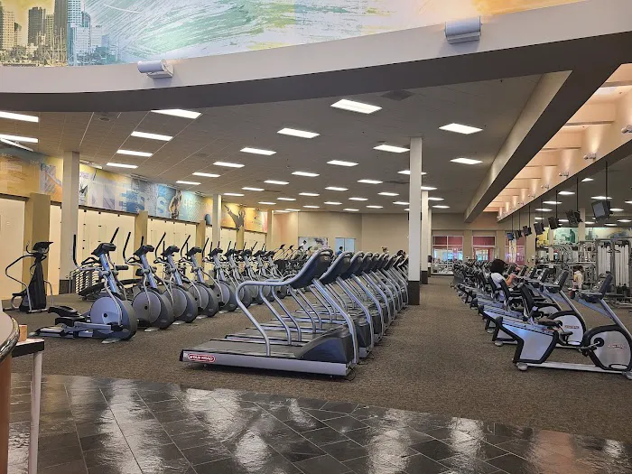 LA Fitness Picture 4