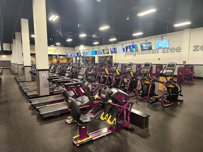 Planet Fitness Picture 10