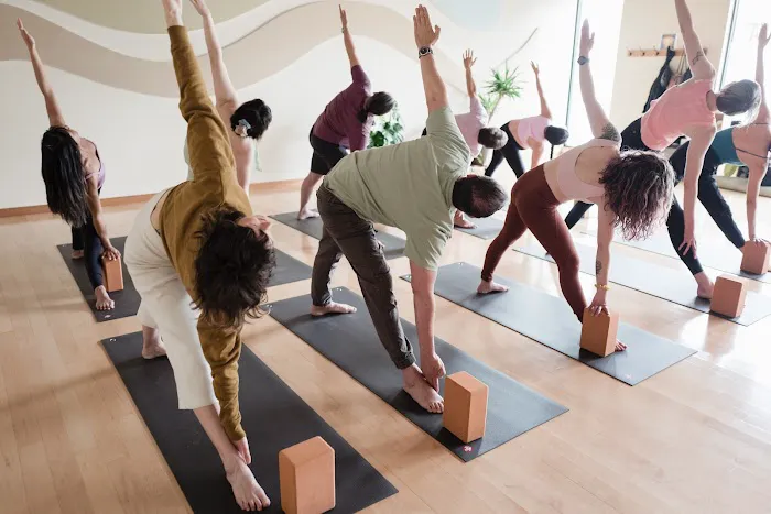 Elk Rock Yoga Picture 1