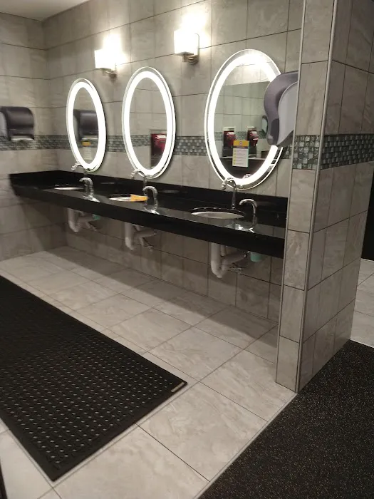 Planet Fitness Picture 7