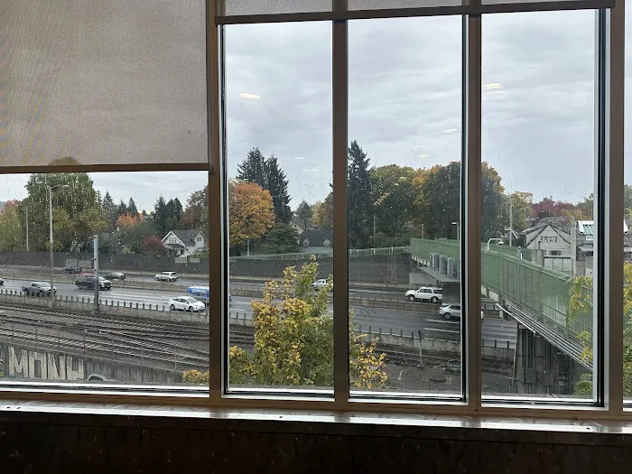 24 Hour Fitness Picture 9