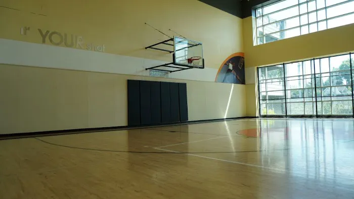 24 Hour Fitness Picture 4