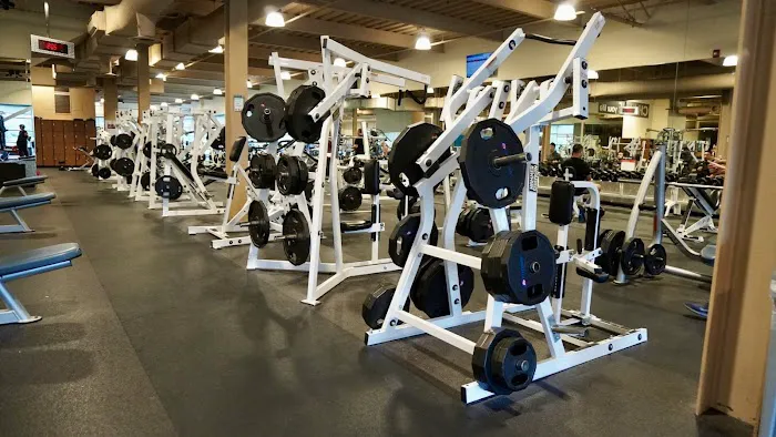 24 Hour Fitness Picture 3