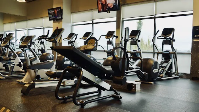 24 Hour Fitness Picture 2