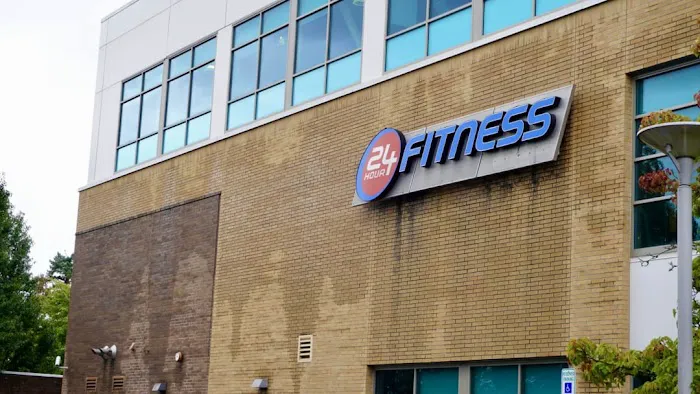 24 Hour Fitness Picture 4