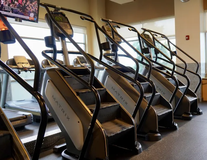 24 Hour Fitness Picture 5