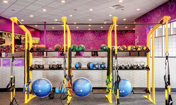 Planet Fitness Picture 8