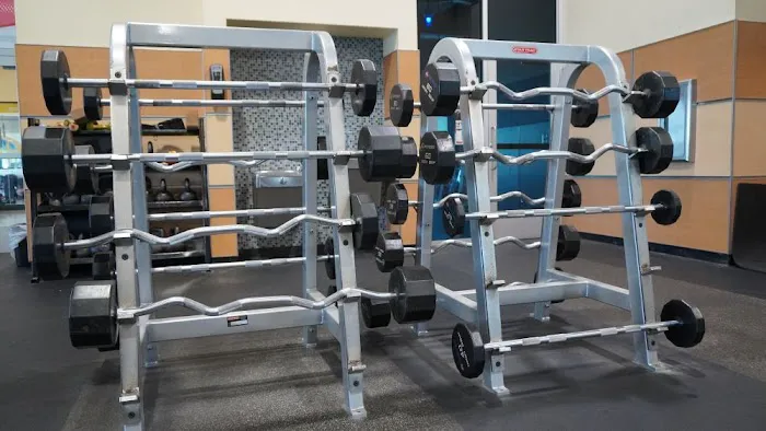 24 Hour Fitness Picture 4