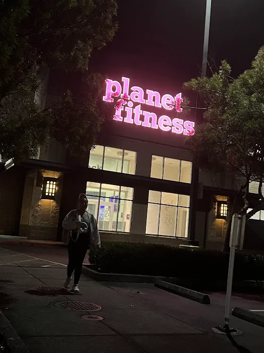 Planet Fitness Picture 10