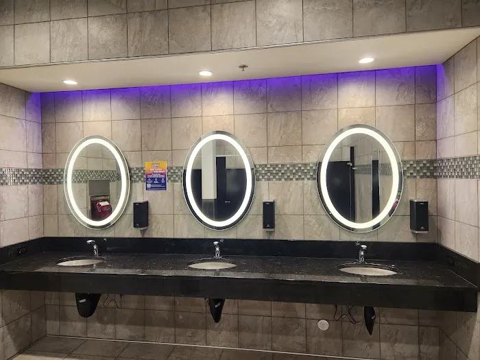 Planet Fitness Picture 7