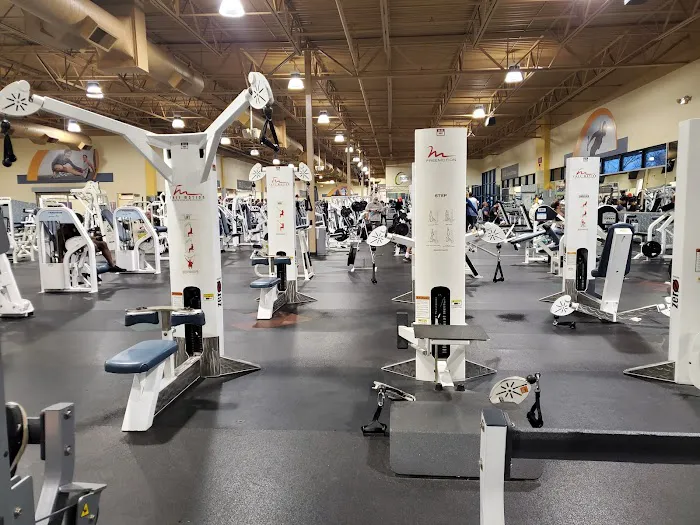 24 Hour Fitness Picture 2