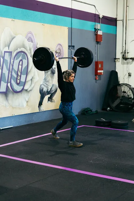 Common Ground Weightlifting Picture 9