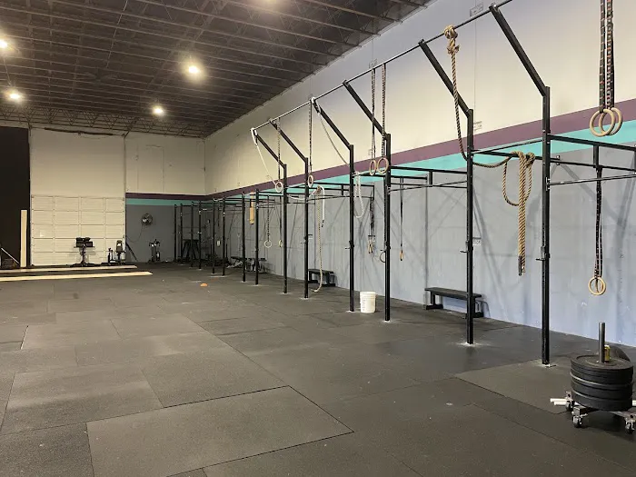 Common Ground Weightlifting Picture 10