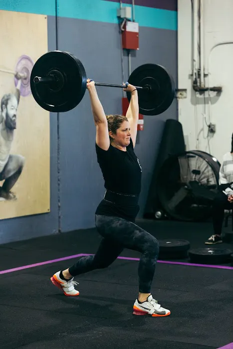 Common Ground Weightlifting Picture 4