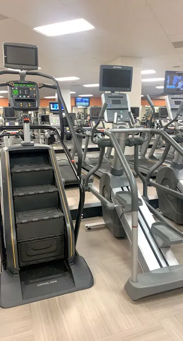 LA Fitness Picture 1