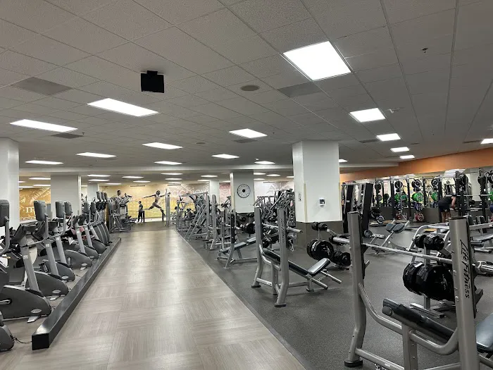 LA Fitness Picture 8