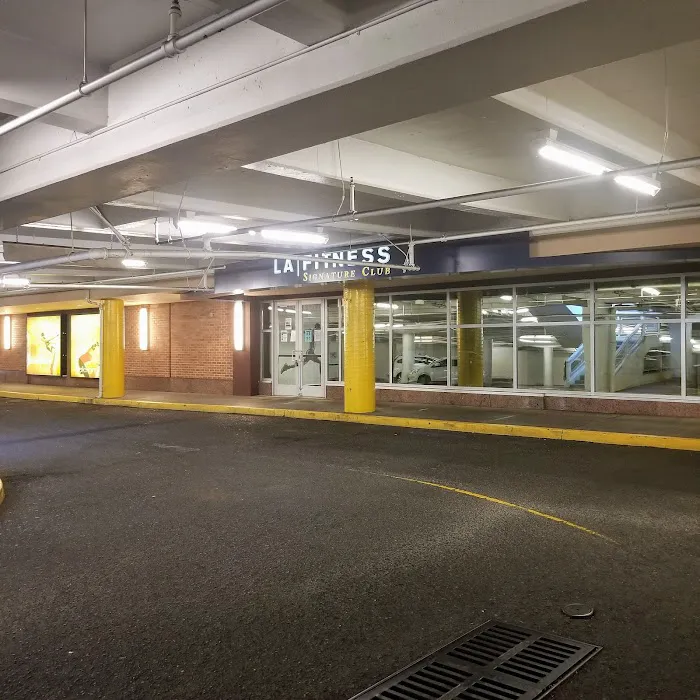 LA Fitness Picture 10