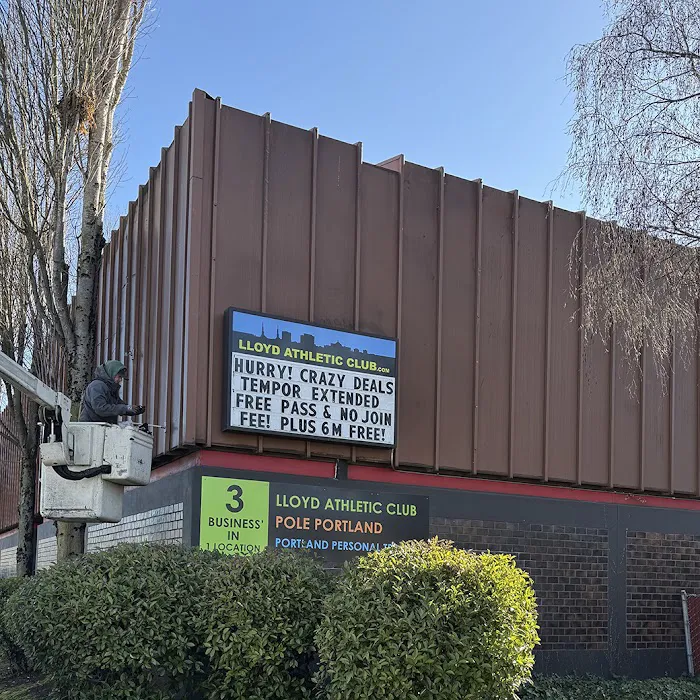 Lloyd Athletic Club Picture 9