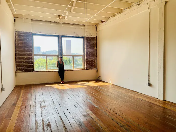 GRAVITY AND GRACE MOVEMENT Picture 5