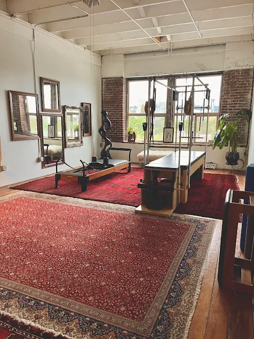 GRAVITY AND GRACE MOVEMENT Picture 6