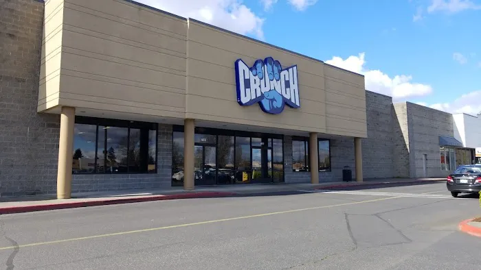 Crunch Fitness - Vancouver Plaza Picture 9