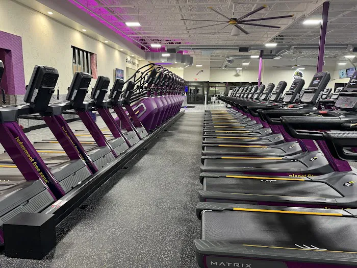 Planet Fitness Picture 6