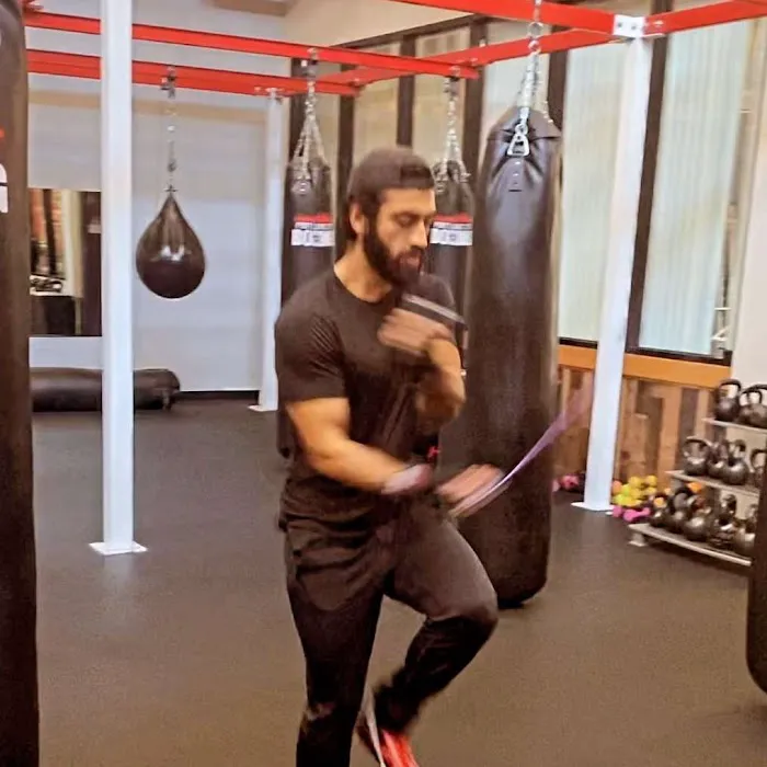 Conquest Boxing Picture 4