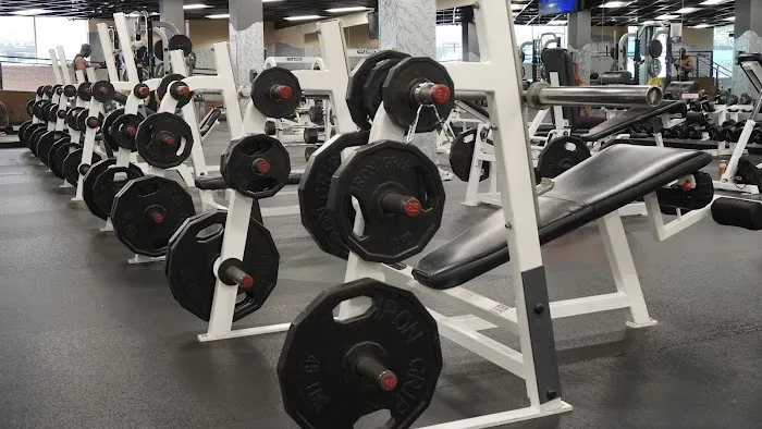 24 Hour Fitness Picture 2