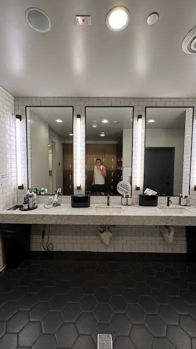 Barry's Portland Picture 9