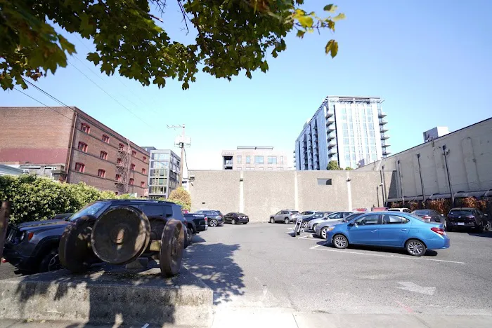 24 Hour Fitness Picture 7