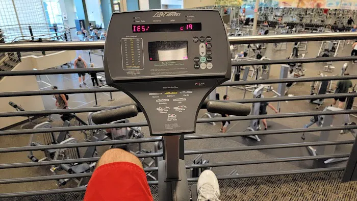 LA Fitness Picture 7
