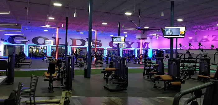 Gold's Gym Vancouver (Hazel Dell) Picture 9