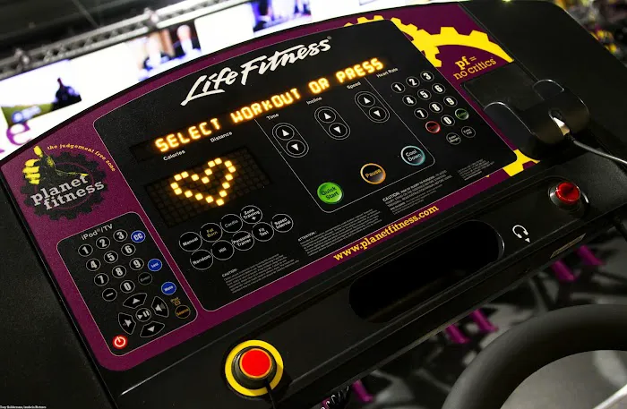 Planet Fitness Picture 2