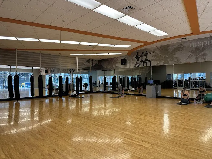 LA Fitness Picture 6