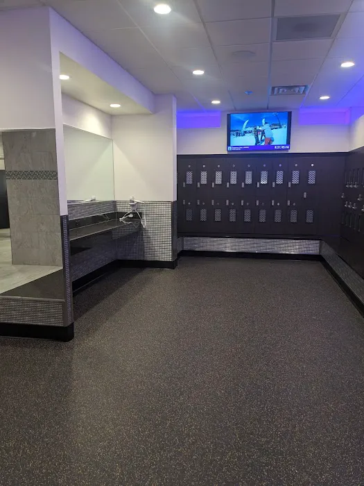 Planet Fitness Picture 8