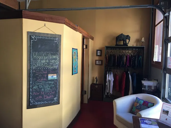 ShantiOm Yoga Picture 4