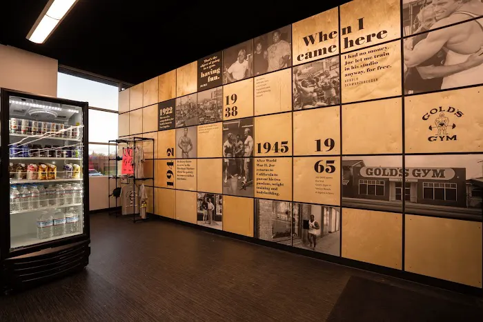 Gold's Gym Tigard Picture 2