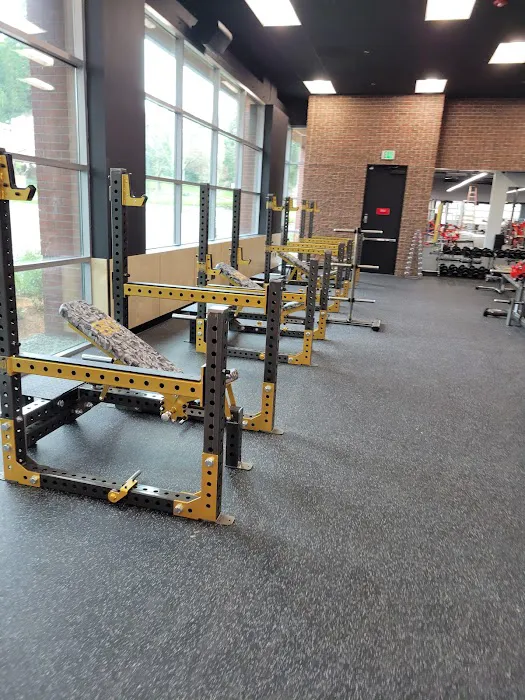 Gold's Gym Tigard Picture 3