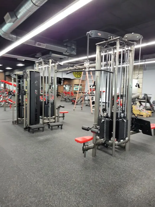 Gold's Gym Tigard Picture 1