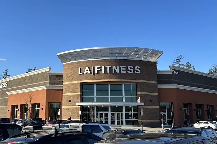 LA Fitness Picture 9