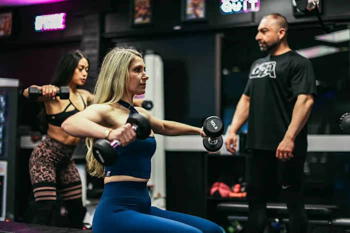 Studio 19 and Goldzfitnesspdx Picture 7