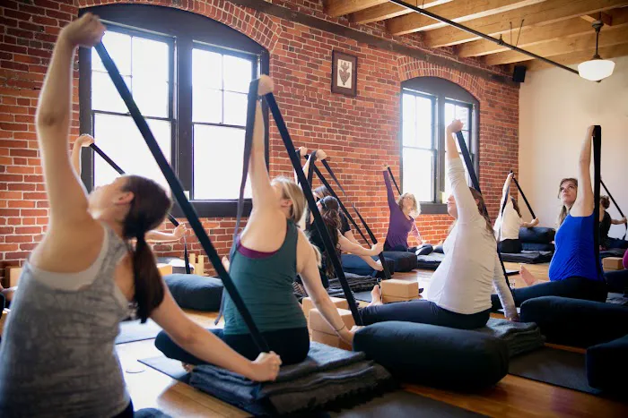 MamaSpace Yoga Picture 2