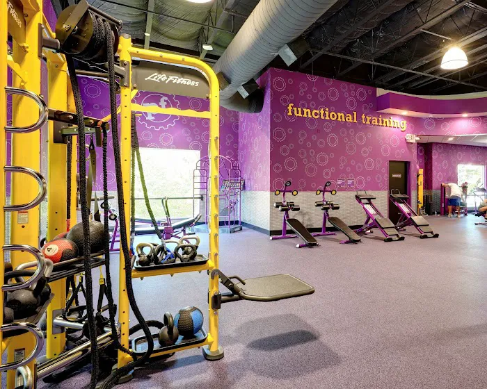 Planet Fitness Picture 9