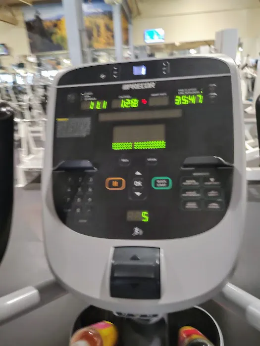 24 Hour Fitness Picture 9