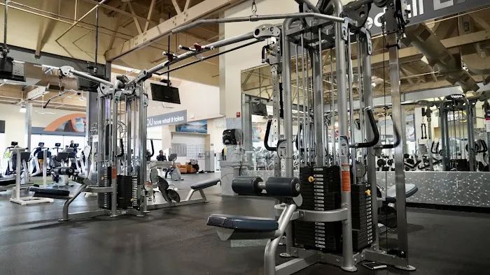 24 Hour Fitness Picture 6