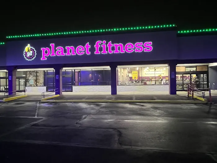 Planet Fitness Picture 9