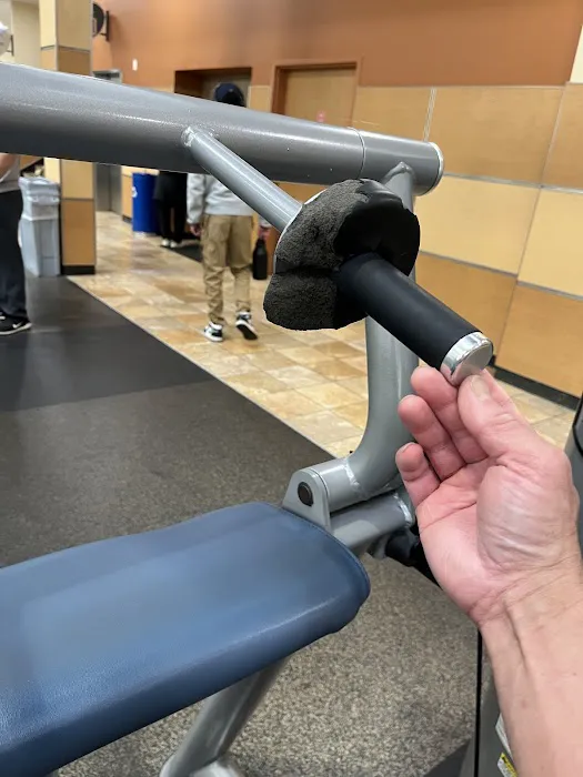 24 Hour Fitness Picture 6