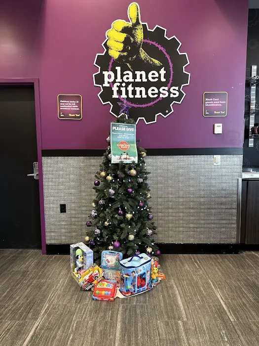 Planet Fitness Picture 6