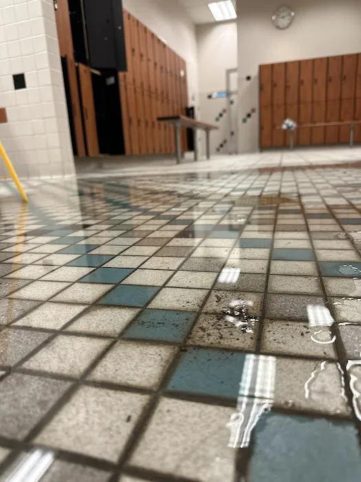 24 Hour Fitness Picture 6